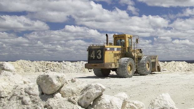 The new Kemerton plant will be fed lithium from the nearby Greenbushes mine.