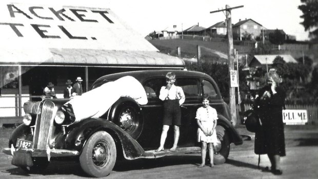Albert Neuss’ 1936 Plymouth parked outside the Steampacket Hotel in Nelligen while his grandparents wait for the punt to take them across the Clyde River.