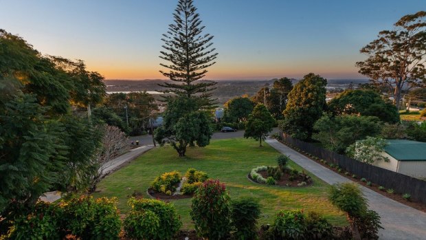 Agents report Sydney buyers are making cash offers and, in several instances, buying sight unseen.
