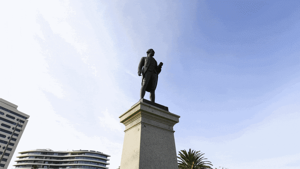 Captain Cook set for St Kilda return after council vote down proposed relocation