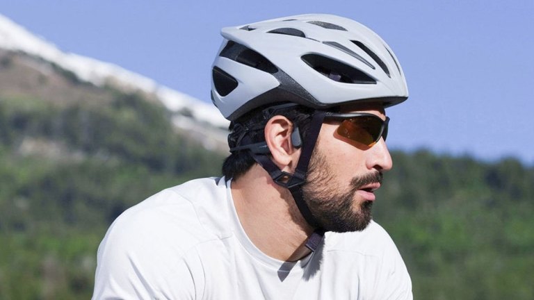 Airpods hotsell while biking