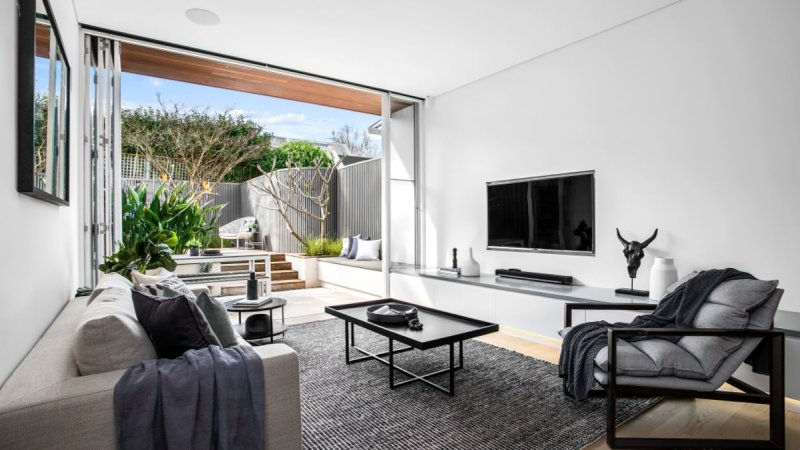 Swans Legend Lists Sydney Home