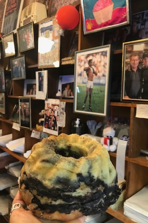 Poppyseed kooglhoupf.