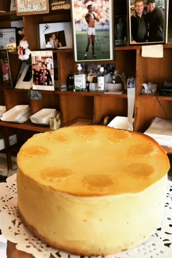 Polish baked cheesecake.