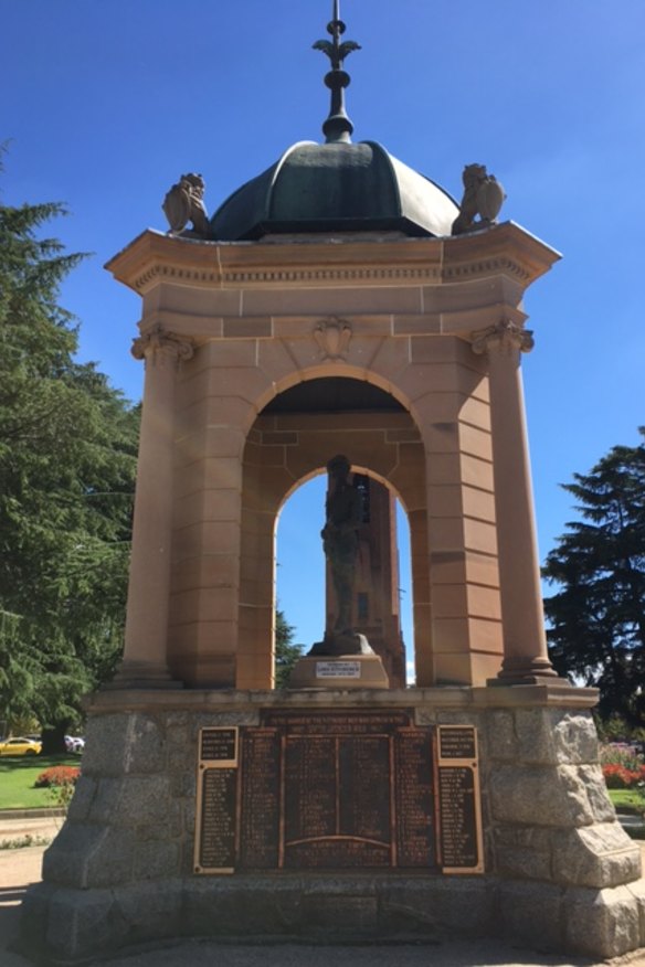 The Bathurst War Memorial.