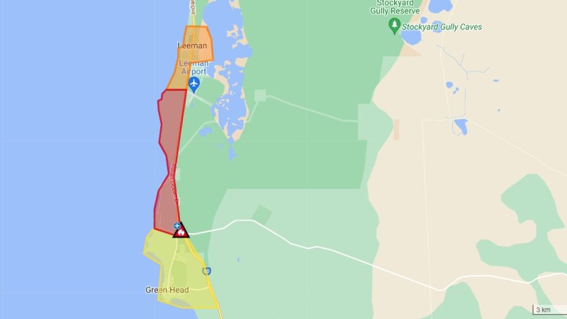 Indian Ocean Drive reopened after bushfire threatened small town of Leeman