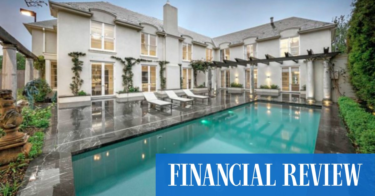 Luxury property: Toorak mansions gains $4 million in two years, Julian Babarczy sells in Vaucluse for more than $25m while a Perth mansion sells to palm oil boss Siik Onn Wong - Vimarsana News