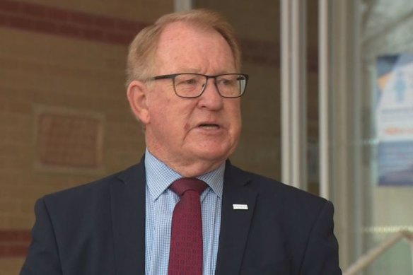 Goulburn mayor Bob Kirk wants travel restrictions tightened 