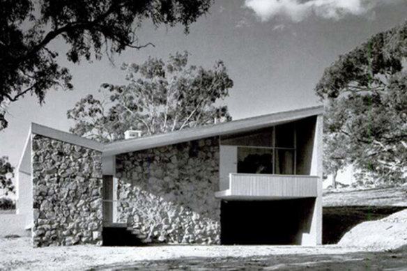 Harry Seidler’s Bowden House in Canberra has a butterfly roof.