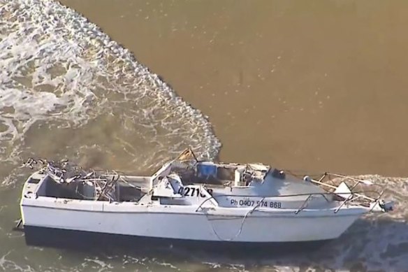 Well-known skipper Robert Smith dies after charter boat flipped by wave ...