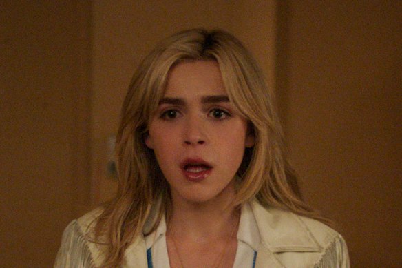 Kiernan Shipka is a masterful horror heroine in Totally Killer.