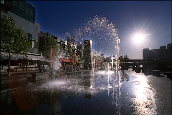 The Yarra River and casino complex in Southbank at dusk.