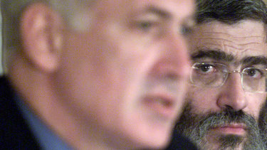 Gutnick with Israeli Prime Minister Benjamin Netanyahu in 2001.