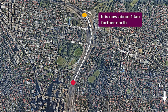 The final decision point heading southbound on the Warringah Freeway is moving 1km further north.