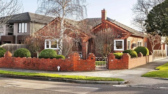 The house passed in on a vendor bid of $1.55 million.