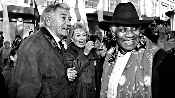 Ex-Prime Minister, Bob Hawke with the chair of the Reconciliation Council, Evelyn Scott, at the start of the march for reconciliation across the Sydney Harbour Bridge, 28 May 2000.