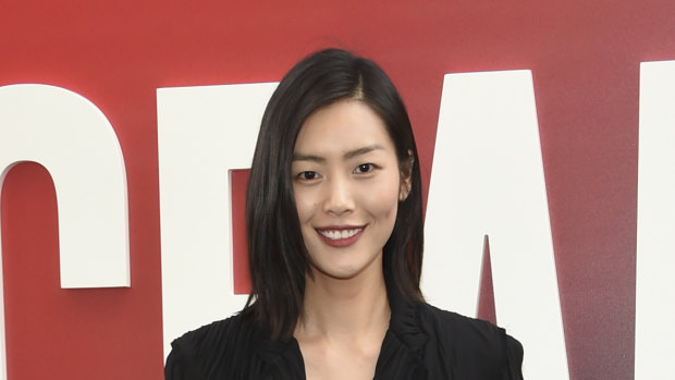 Chinese model Liu Wen terminated her contract with Coach after a T-shirt design listed Hong Kong, Macao and Taiwan as independent countries.