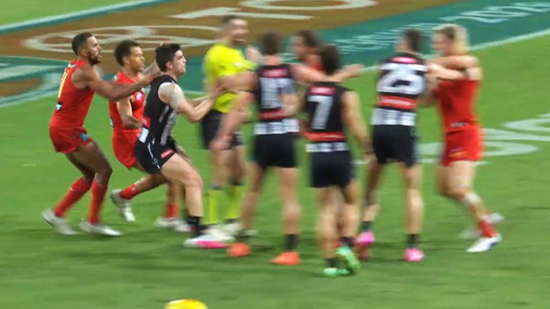 Collingwood coach Craig McRae encourage his team’s aggressive approach after fiery game against Gold Coast Suns