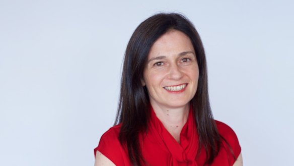 Clinical psychologist Dr Danielle Einstein says parents need to to take control of their own screen use and that of their children.