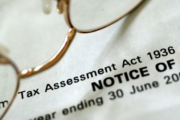 Up to 80 per cent of Australians would get a tax cut under a proposal to move to a $3000 standard deduction for the annual tax return.