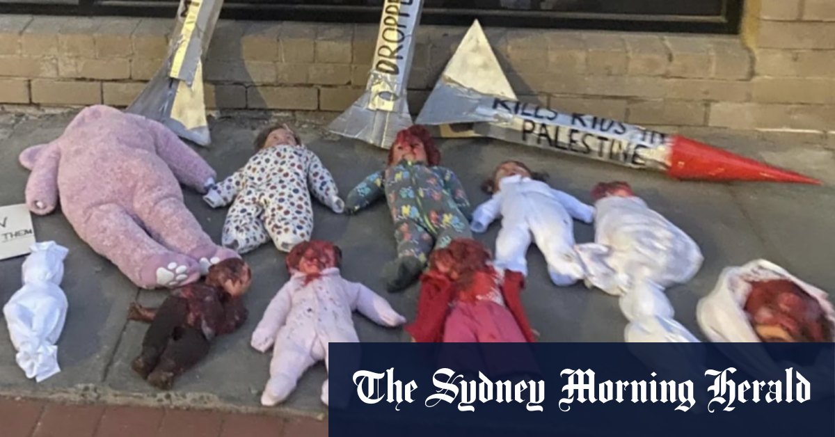 Israel Palestine: Pro-Palestinian protesters target Victorian premier's office with fake corpses - Vimarsana News