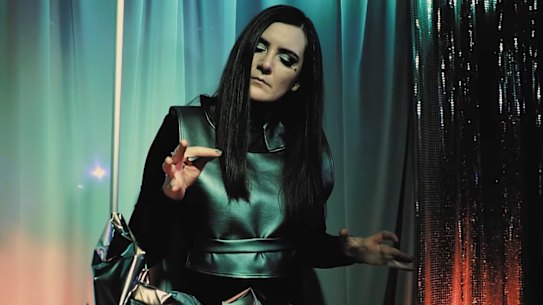 Theremin player Carolina Eyck.