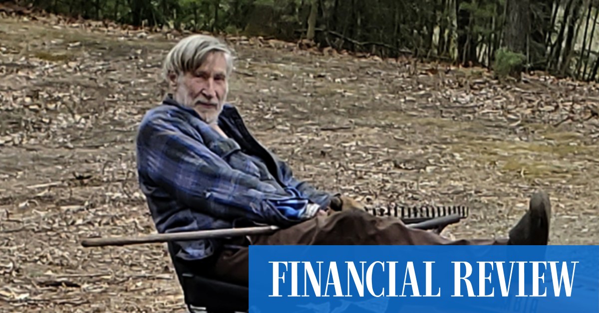 US trailer park millionaire Geoffrey Holt leaves 5.7m to Hinsdale, New