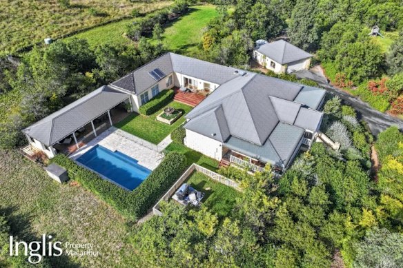 Mark Latham is selling his Mount Hunter estate. 