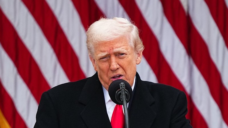 Trump poziva državljane Mjanmara s statusom začasne zaščite v Avstraliji, naj se vrnejo domov; Hansonova pod plazom kritik zaradi uporabe sredstev v primeru rasizma