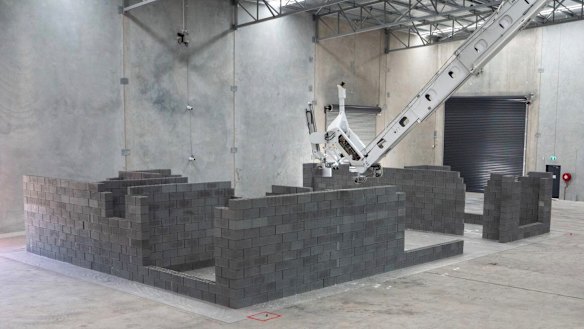 The Hadrian X, Australia's robotic bricklayer, finishes first house in ...