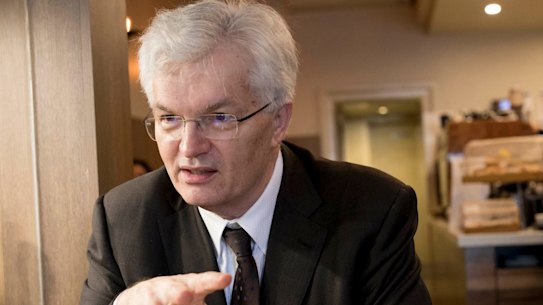 Long-time University of Melbourne head Glyn Davis has been appointed secretary of the Department of Prime Minister and Cabinet.