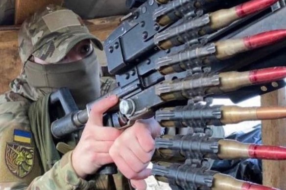 A Ukrainian soldier with the ‘Unicorn Battalion’ patch on their uniform.