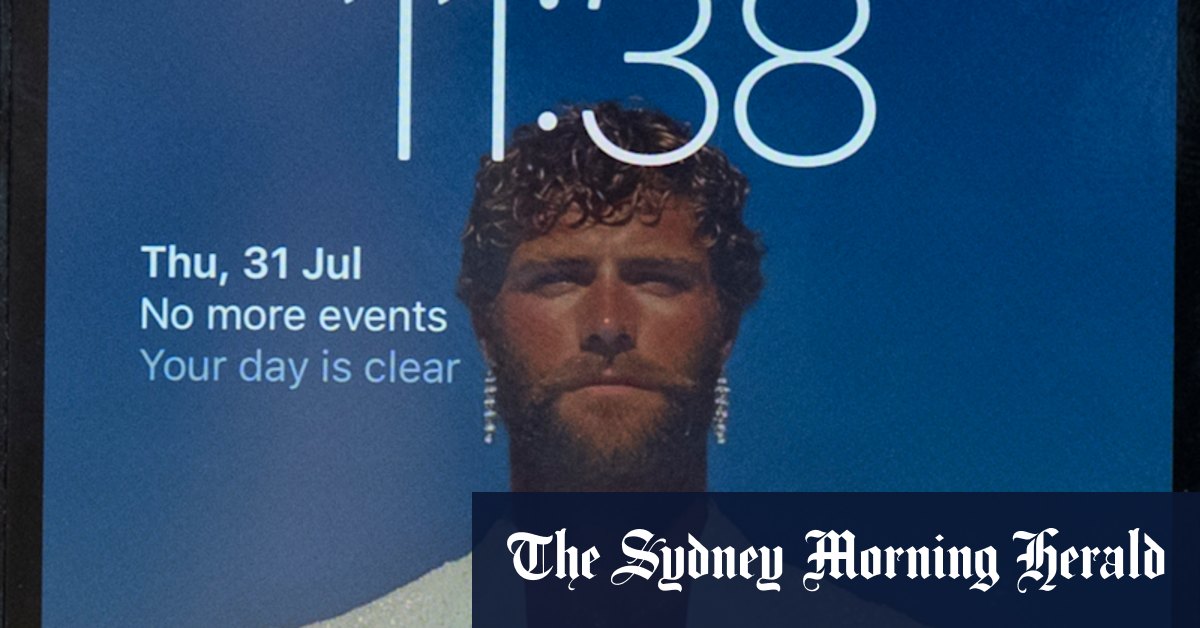 What your lock screen photo says about you? More than you think