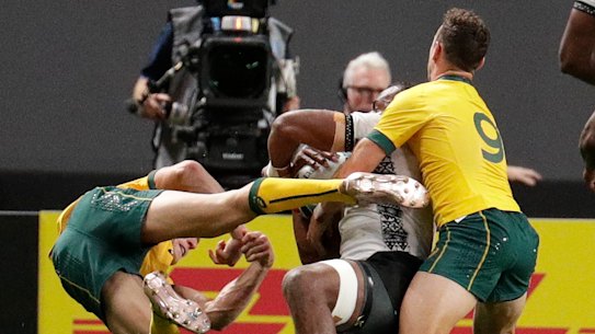 Post-collision: Hodge and Yato both came off worse for wear, but Yato's role in the game was over, concussed in the incident.