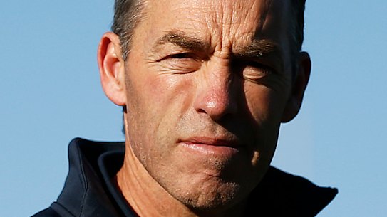 Alastair Clarkson will leave a year earlier than planned.