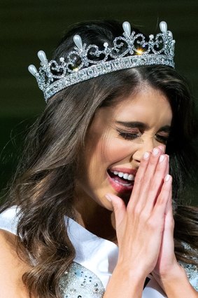 Taylah Cannon is crowned Miss World Australia.