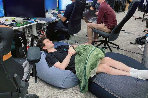 Sam Bankman-Fried seemingly delighted in giving his Twitter followers an insight into his lifestyle. He mainly sleeps on a beanbag next to his desk in the office, he said, with a picture of him lying next to his staff at their trading terminals.