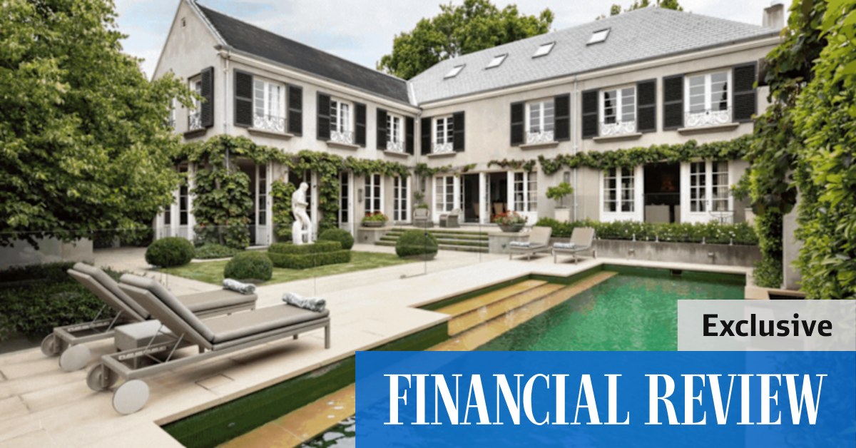 Luxury property: Former Australian cricket captain Ricky Ponting and wife Rianna list $16m Brighton home after buying Toorak - Vimarsana News