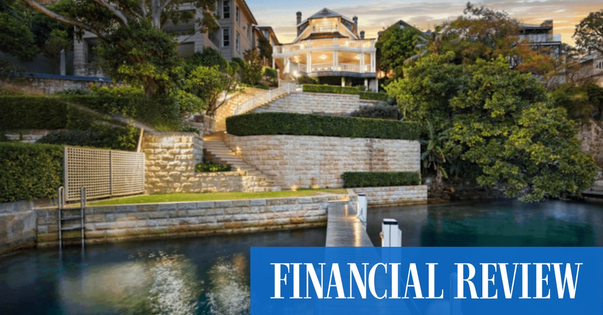 Alan Joyce lists for sale Mosman house he never lived in for $20m after opting to buy a flat in The Rocks instead - Vimarsana News