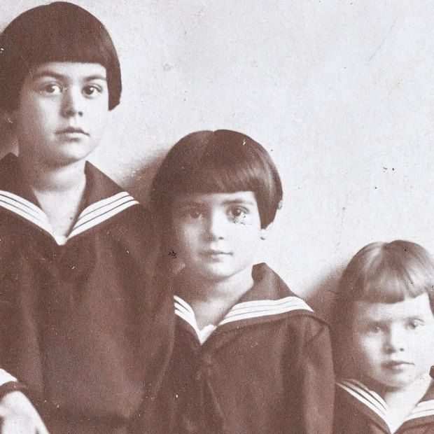 The sisters: Lotte, Sonja and Ursel Ibermann.