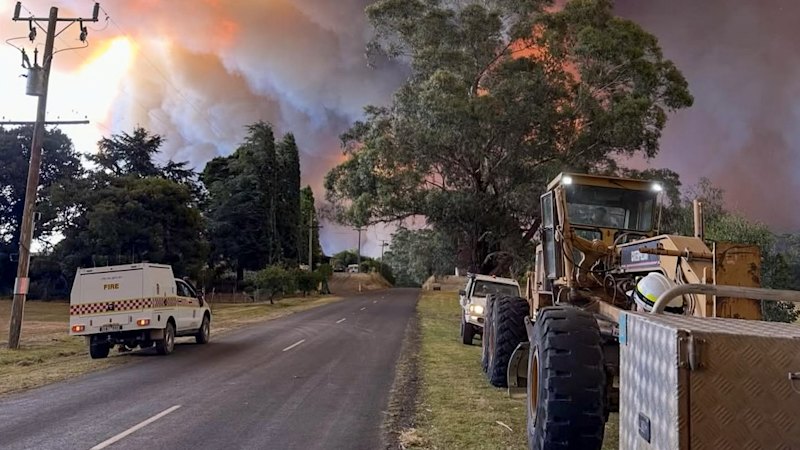‘That fire will run’: Dozens of towns evacuated as Otways fire grows