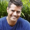 'Questions that need to be asked': Pete Evans endorses anti-vaxxer