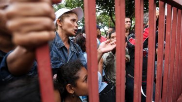 A Brazilian judge has ordered the border with Venezuela remain open to admit migrants fleeing a crippling economic crisis.