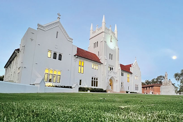Marist College Ashgrove teaches students from years 5 to 12 and has a student body of more than 1800.