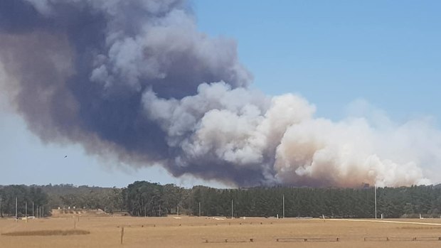 The Rosedale bushfire remains out of control. 