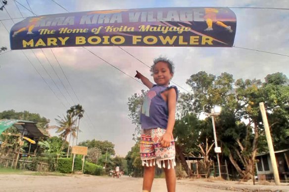 A young girl in Kira Kira points to her hero.