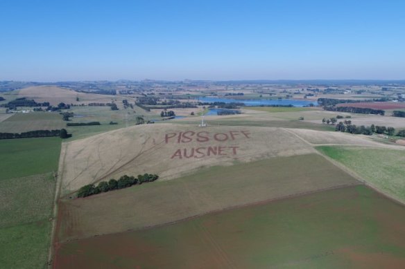 Community opposition to new transmission infrastructure poses a major threat to Australia’s stated renewables target.  