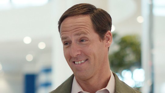 Maya Rudolph and Nat Faxon in Loot.