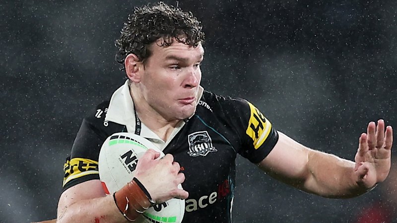 Panthers meet Liam Martin’s management as contract talks continue