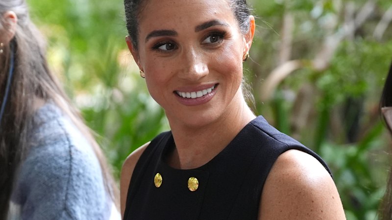 Meghan returns to the polished princess look in Australia